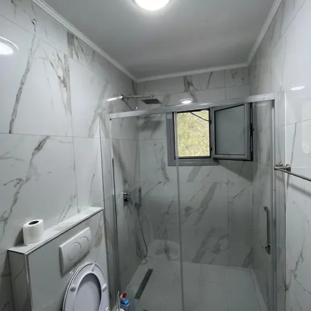 Yllis Apartment