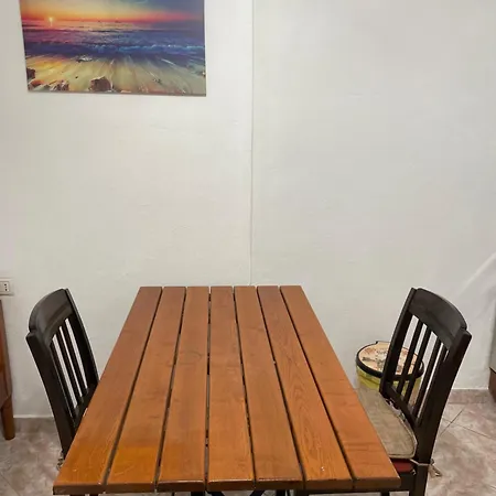 Yllis Apartment *