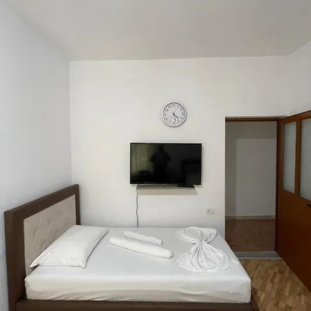 Yllis Χειμάρρα