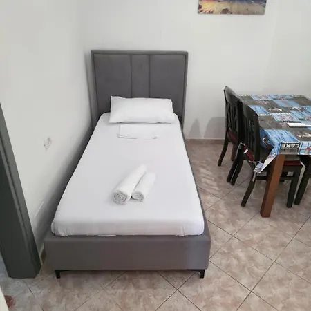 Yllis شقة هيماري